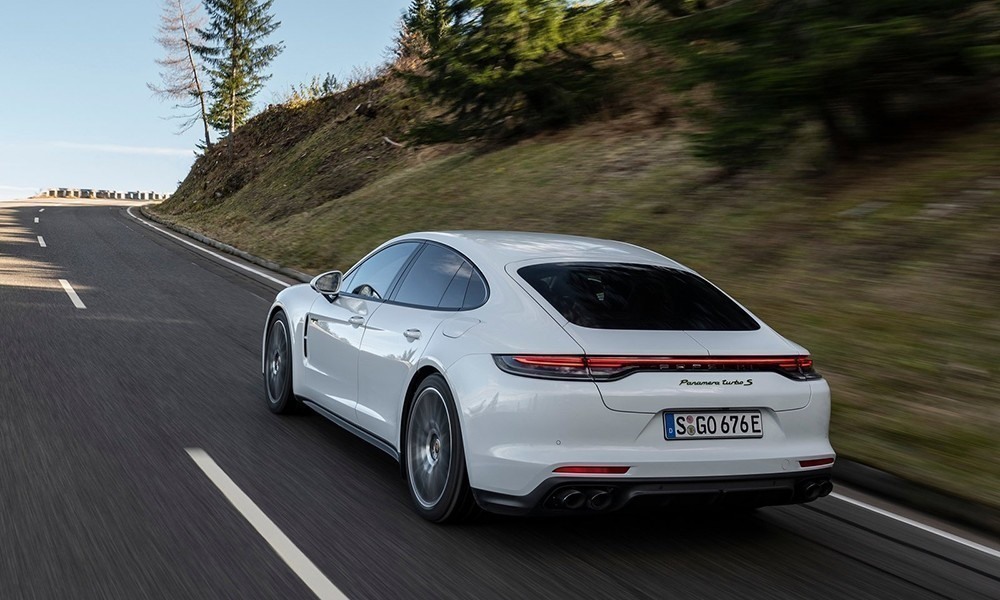 Άνοδος πωλήσεων για πολυτελή αυτοκίνητα