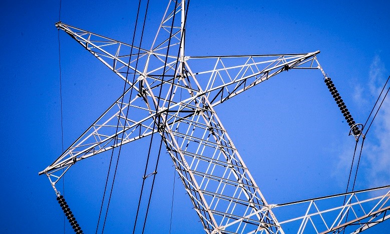 Μάχη παρόχων για φθηνά, σταθερά τιμολόγια