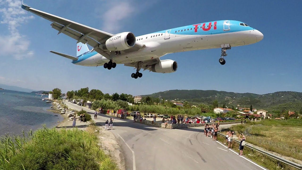 Με 35 εκ. αφίξεις και 20 δισ. εισπράξεις θα κλείσει η σεζόν