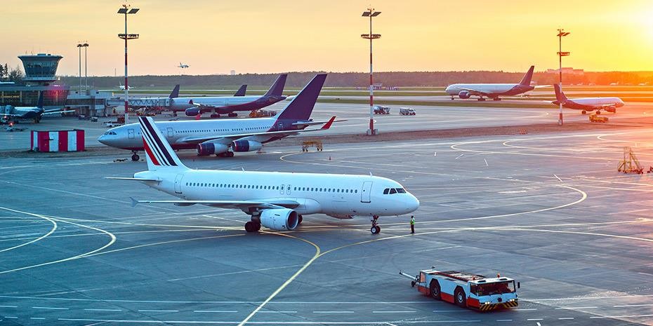 Συστάσεις Κομισιόν για τηλεργασία και λιγότερα ταξίδια