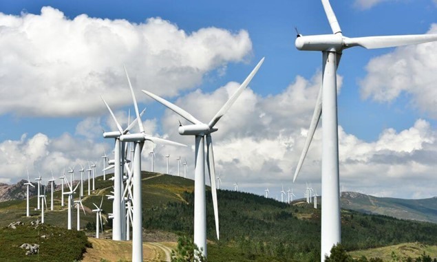 Ουραγός η Θεσσαλία στα αιολικά πάρκα