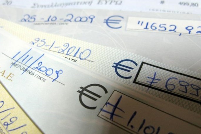 Εκτός ελέγχου οι ακάλυπτες επιταγές