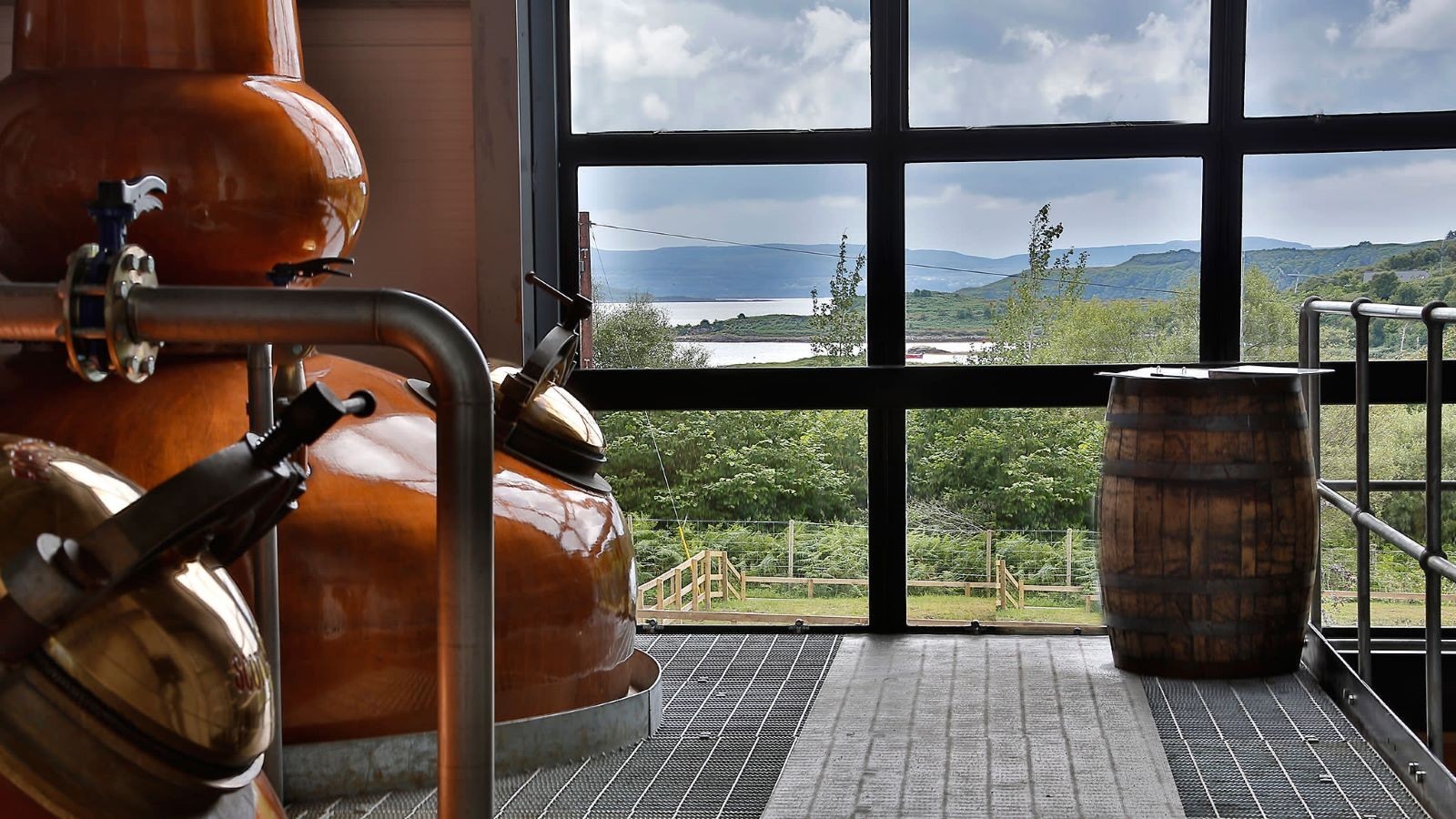 Με νόμους του 1917 οι αποσταγµατοποιοί 