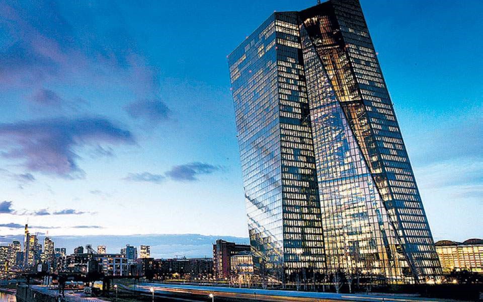 Πλάτη από τις κεντρικές τράπεζες