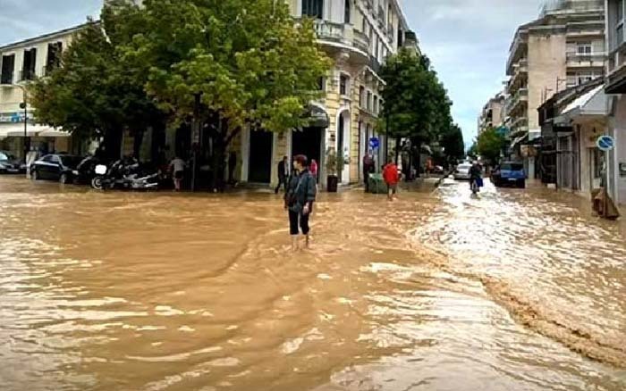 Οι ζημιές στα σούπερ μάρκετ της Καρδίτσας