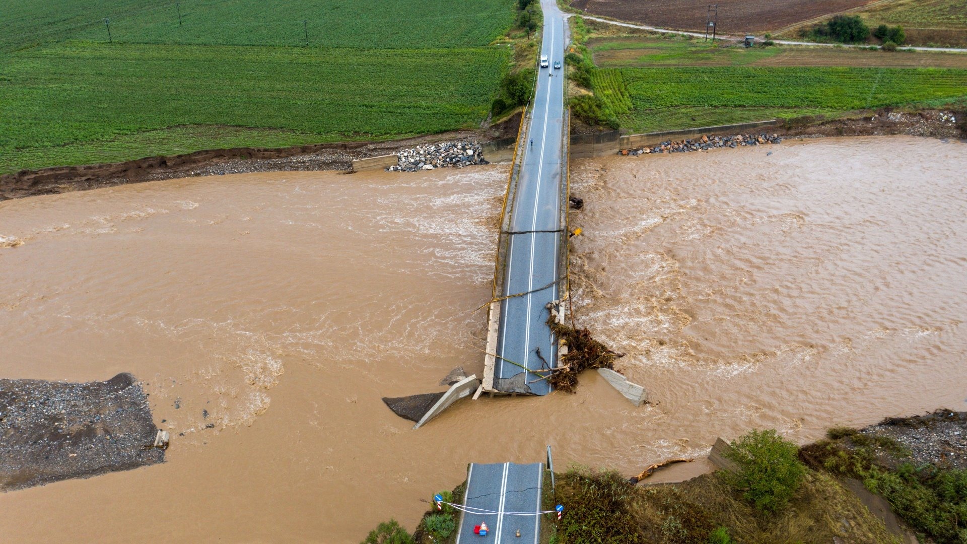 Στο 1,5 δισ. υπολογίζονται ήδη οι ζημιές στη Θεσσαλία