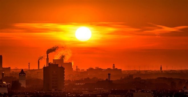 Οι φετινοί καύσωνες έκαψαν το 0,9% του Ελληνικού ΑΕΠ 