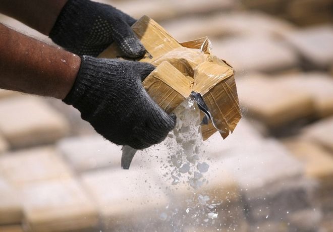 Έμπορος από τον Τύρναβο φέρεται εμπλεκόμενος σε μεγάλη ποσότητα κοκαϊνης