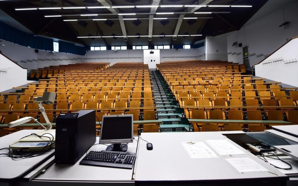 Τριάντα καθηγητές και τρεις σχολές οι όροι για ιδιωτικά ΑΕΙ