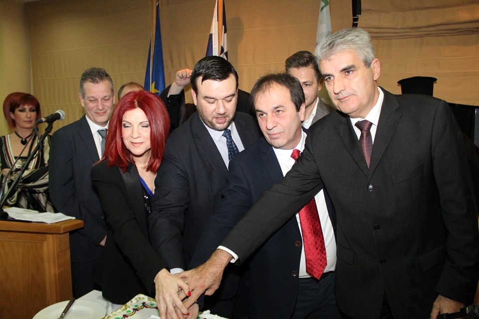 Το Επιμελητήριο Λάρισας έκοψε την πρωτοχρονιάτικη πίτα του