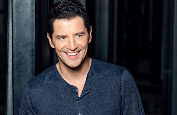 Ο Σάκης Ρουβάς απαντά και ετοιμάζεται για δικαστικό «πόλεμο»