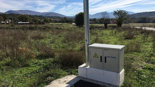 Θεσσαλία: Εταιρικές διαμάχες και γραφειοκρατία καθυστερούν το "Αγροτικό" ίντερνετ