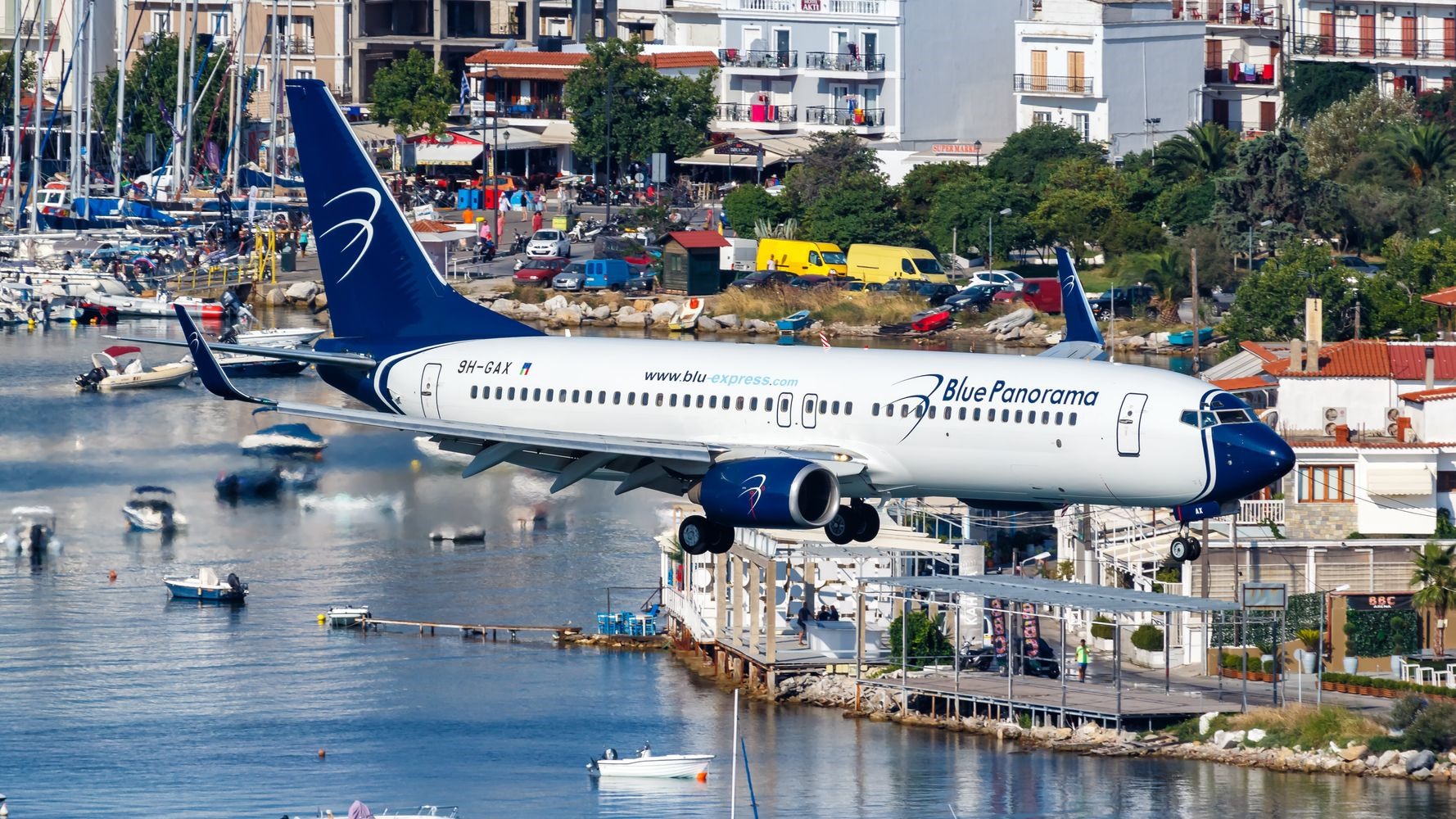 Ρεκόρ αφίξεων και εσόδων στο πρώτο εξάμηνο του 2025 