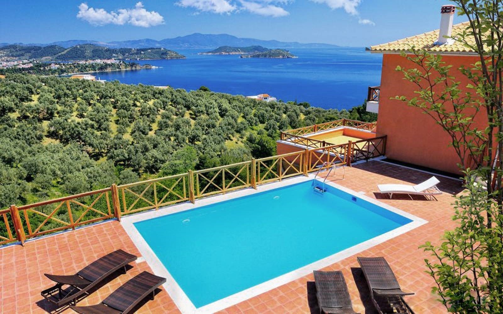 Μέχρι 4.000 ευρώ την εβδομάδα για εξοχικό με πισίνα στην Σκιάθο 