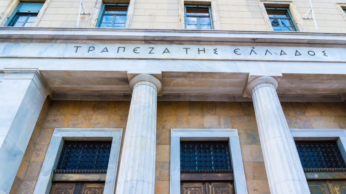 Ο Στουρνάρας βλέπει άλλες δυο μειώσεις επιτοκίων