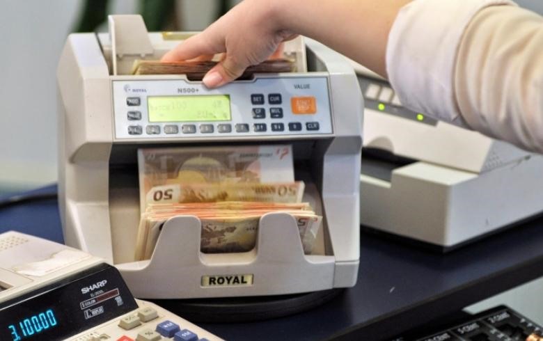 Μείωση τραπεζοϋπαλλήλων κατά 5.000 εντός εξαμήνου