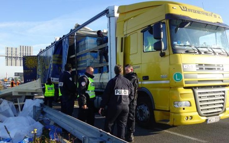 Μηχανήματα και …πρόσφυγες