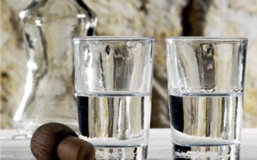 Τρία χρυσά βραβεία στον Διεθνή Διαγωνισμό Αποσταγμάτων για το Τσίπουρο Τυρνάβου