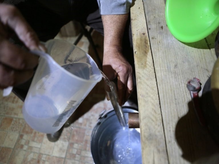 Νομοσχέδιο για χύμα τσίπουρο και γαλακτοκομικά στις λαϊκές – Πλήγμα για τις Θεσσαλικές επιχειρήσεις