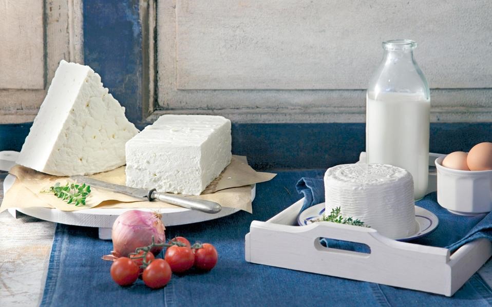 Αποστόλου: Προστασία της φέτας σε ...πέντε χρόνια