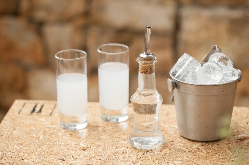 Οι ενώσεις παραγωγών προειδοποιούν για τα χύμα αποστάγματα