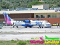 Περιμένοντας στη Σκιάθο το αεροπλάνο της Sky express για Αθήνα