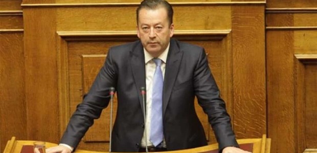 Παραιτήθηκε και τυπικά από βουλευτής 