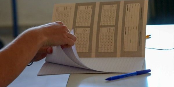 Τηλεφωνικές γραμμές ψυχολογικής υποστήριξης των υποψηφίων