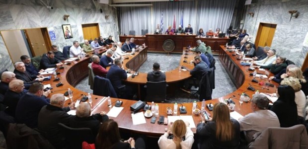 Aντίθετο στη νομοθετική κατάργηση των Σχολικών Επιτροπών