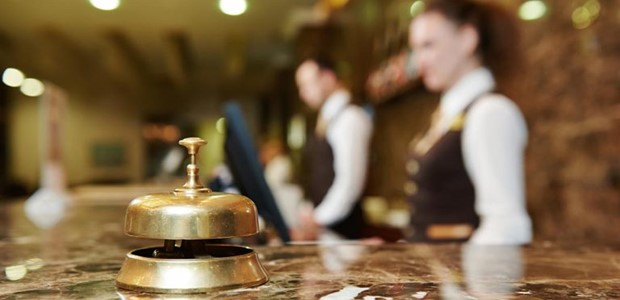 Ξεκινά η τουριστική σεζόν με… 80.000 κενές θέσεις