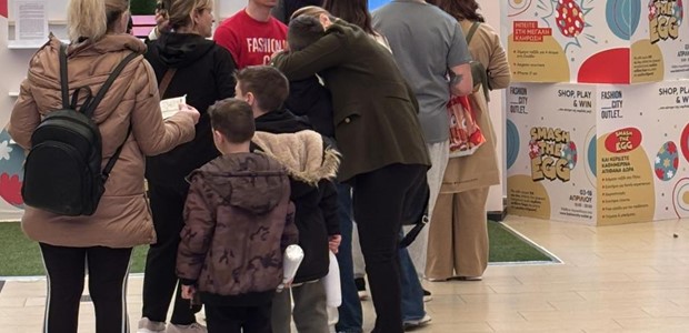 Το “Smash the Egg” συνεχίζεται στο Fashion City Outlet