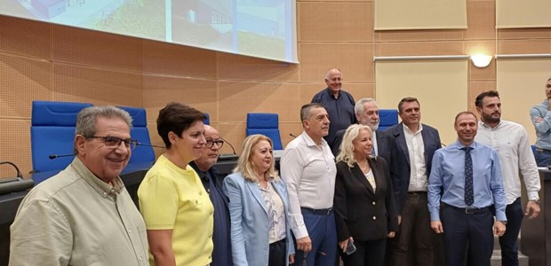 Υπογράφηκε η σύμβαση για έξι νέα κολυμβητήρια