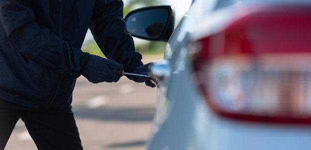 Σπείρα έκλεβε αυτοκίνητα σε Λάρισα και Λαμία