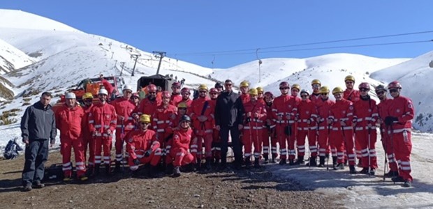 Εντυπωσιακή άσκηση στις χιονισμένες πλαγιές του Ολύμπου