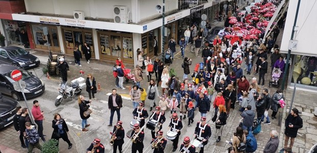 Την Κυριακή η μεγάλη Χριστουγεννιάτικη παρέλαση 