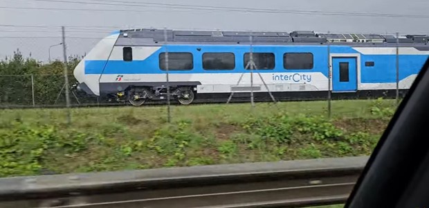 Σε δοκιμές οι νέοι υβριδικοί συρμοί Intercity 