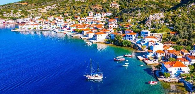 Έπεσε νεκρός στις διακοπές του 74χρονος