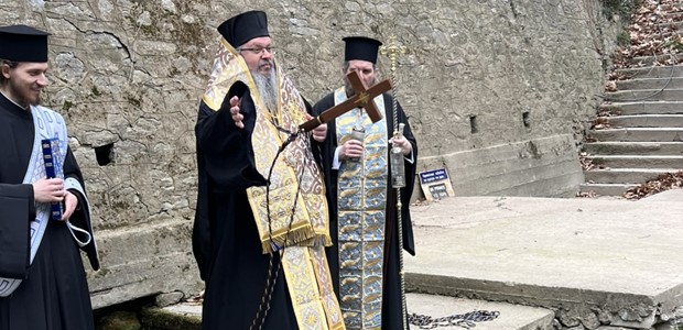 Μετά από 3 χρόνια ξανά η κατάδυση του Τιμίου Σταυρού 