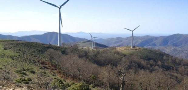 Πού μπαίνουν τα όρια σε φωτοβολταϊκά και αιολικά 