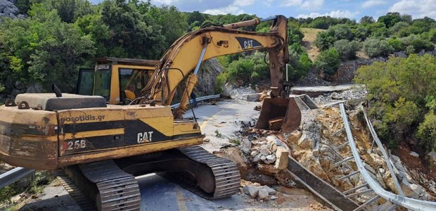 Απλήρωτοι οι εργολάβοι που έβαλαν "πλάτη" στις πλημμύρες