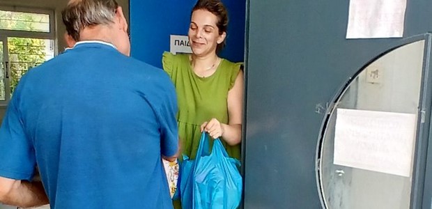 Διανομή τροφίμων από το Κοινωνικό Παντοπωλείο 
