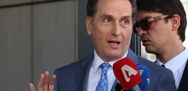 O Δημητρακόπουλος αναλαμβάνει δικηγόρος του Τζιωρτζιώτη