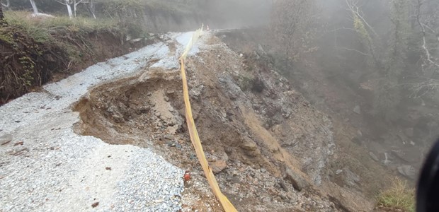 Κατέρρευσε δρόμος στη Δράκεια