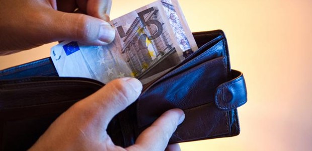 Εισοδήματα έως 10.000 ευρώ δηλώνουν τα μισά νοικοκυριά