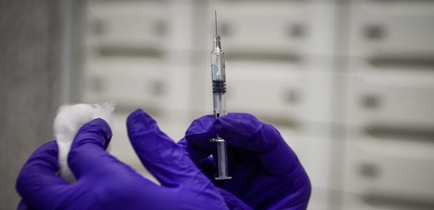 ΕΟΔΥ: Συνεχίζει να "θερίζει" η γρίπη