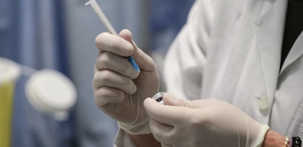 Ο ΕΟΔΥ καλεί τις ευάλωτες ομάδες να εμβολιαστούν άμεσα