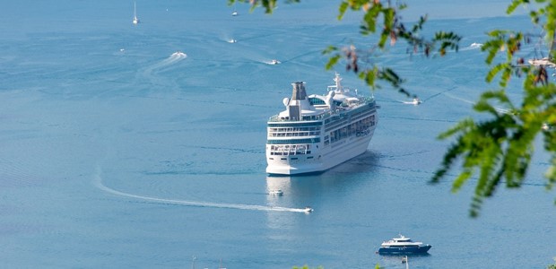 Τραγωδία σε πλοίο: Κύλησε φορτηγό όχημα και σκότωσε ναύτη