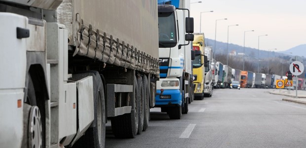 "Χειρόφρενο" τραβούν οι αυτοκινητιστές