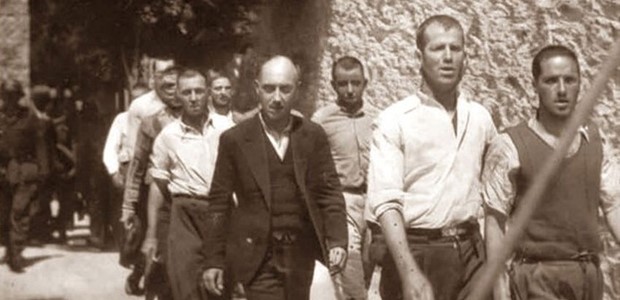 Το ΥΠΠΟ κηρύσσει μνημείο τις φωτογραφίες των "200"