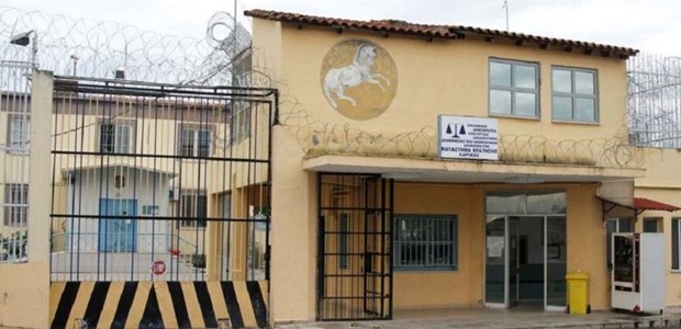 Ξεχειλίζουν οι φυλακές 